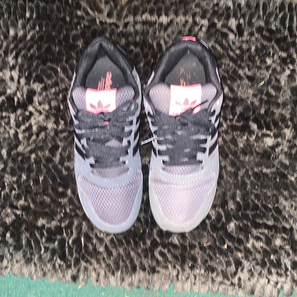 Sneakers - Picture 5 of 5